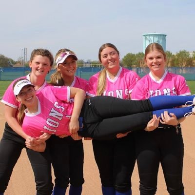 The official Twitter page of the Lyons Township Girls Softball program. Updates, schedule changes, pictures, announcements and results will be posted here.