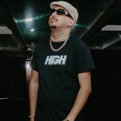 @CantorMezak @pagodemzkOficial Bem vindos Milionários de sonhos🎤👑 Cantor ,Compositor ,Musico COLORADO ATE O FIM 🇮🇩🇮🇩🇮🇩🤘