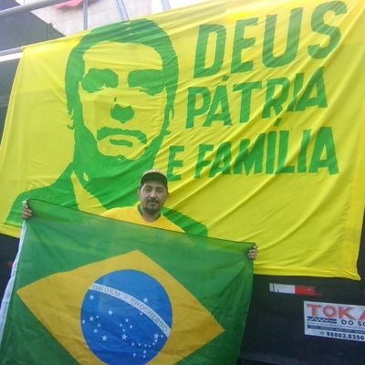 Sou um cidadão brasileiro comum querendo um país melhor para se viver para todos! 🇧🇷Brasil acima de tudo, Deus acima de todos!