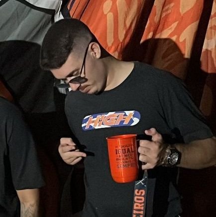 AlexMurtha10's profile picture. All my friends are dead 🎶🔥
@Flamengo
@RealMadrid
