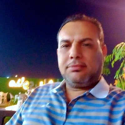 ‏‏‏‏‏‏‏Et c’est parfois dans un regard, dans un sourire Que sont cachés les mots qu’on n’a jamais su dire
وفي بعض الأحيان في نظرة ، في ابتسامة يتم إخفاء الكلمات