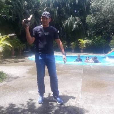 siempre con la mirada en alto y confiando en Dios , deportista, entrenador de béisbol y amante del amor de las mujeres , Prof. Especialista de Educación Física