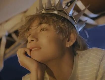 Tae is love personified 💜🎷

🐯 focussed