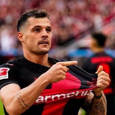 23 / Meisterkusen⚫️🔴