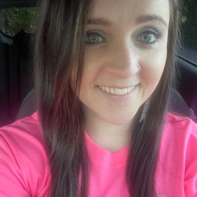 31 • Mama • Wife • Gamer • Designer • Libra 🌙🖤 Travel Agent | TealMoon Online Boutique