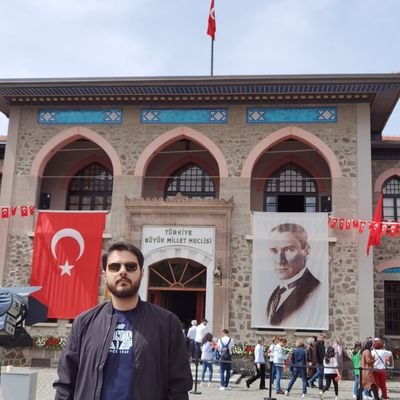 Türk'üm, doğruyum, dişçiyim, Adana Demirsporluyum
