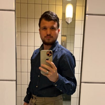 Historicus /BA, MA/ Gamer/ tweet over voetbal en geschiedenis. Analist PO bij Inspectie van het onderwijs