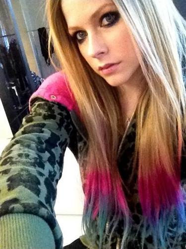 Avril You baby you're the reason i live, and my joys'.
Since 01-02-2012