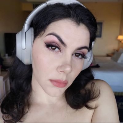 anniewww24's profile picture. Live it or Love it####makeups💐🌺🌹