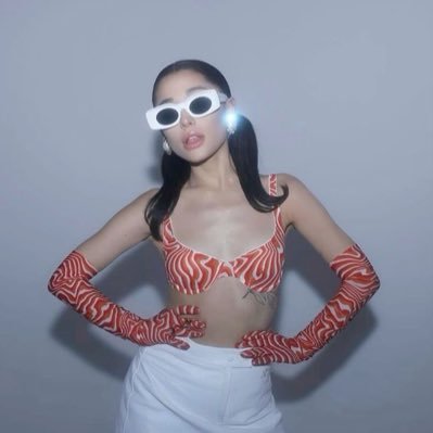 TemptatiousLove's profile picture. Addicted to Ari❄️🩷