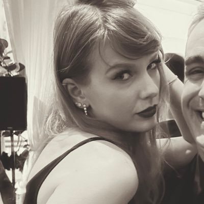 twsswift's profile picture. a pathological people pleaser | 25.11.2023 🤍