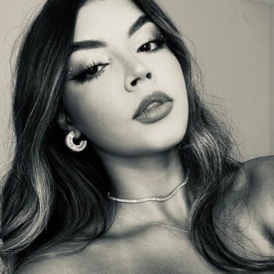 gigimxndes's profile picture. 🪩 everything you lose is a step you take