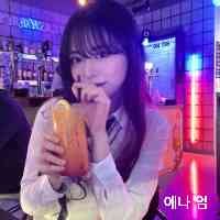 uumyenaa's profile picture. 광주미용실 미디움레이어드 미디움헤어 복구매직
“당신이 언제나 빛날수 있게,
아름다움을 디자인 해드려요”
.
.
ღ 수요일 off
ღ   
ღ 광주 서구 월드컵4강로27,
      더샵 센트럴파크 상가동 1층 호
🔽빠른예약🔽