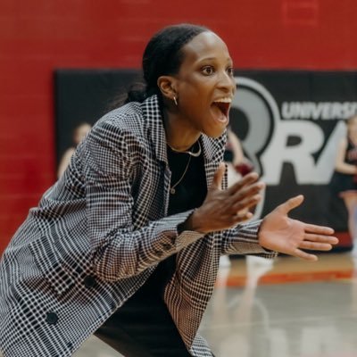 Living a Dream 🤩 Head WBB Coach @UmobileRams 🐏