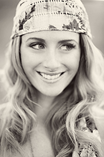 jacquelynnphoto's profile picture. I am a wedding and portrait photographer based out of Salt Lake City, UT.