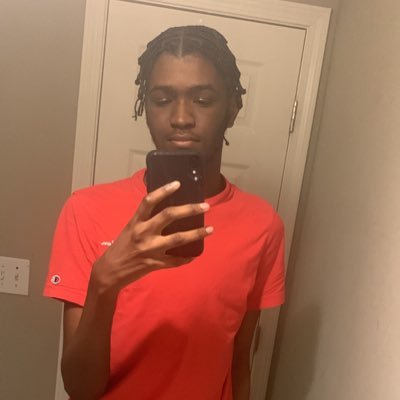 just a nigga on twitter 😶‍🌫️