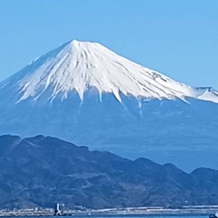 静岡県生まれ愛知県在住　🙆✌️
三山ひろしさんの声・音感に魅了されました
杜このみさんの透き通る声で涙が滲みます
👋❤️💖💕💙💛😄
ず~~~と応援していきます