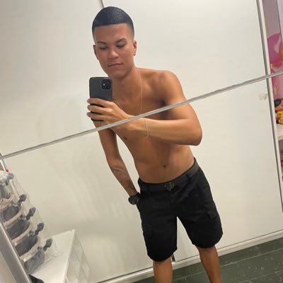 jpjota33's profile picture. • +55 021☀️🏝️ • Papai da Lara👨‍👧💝 • 23+1🥳