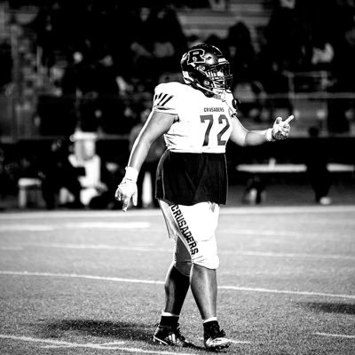 C/O 2027 // @riordanHS, San Francisco, CA // Oline-Dline // 3.00 gpa // 6’4 298 lbs // malup0peti@gmail.com //