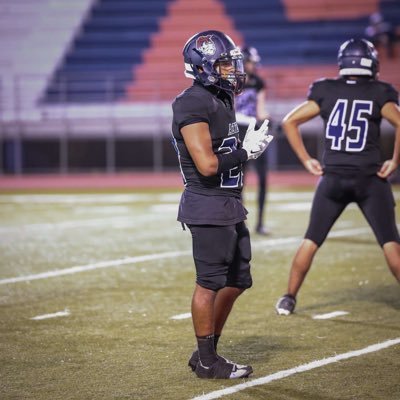 Montgomery High school ( San Diego )
c/o 2026 RB/LB/ATH• Wrestling• Track• 5’5 165 
 https://t.co/1Ws9lX92oV…