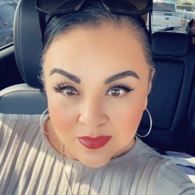Chicana Woman that Loves Concerts, Roadtrips and Living Life to The Fullest Comfortable In My Own Skin 💋 Not Afraid To Show People Who I Am and What I’m About
