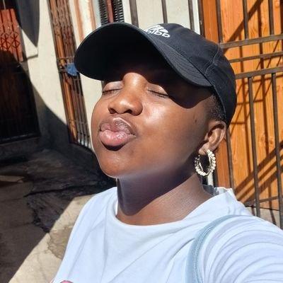 Sim7nkosi_'s profile picture. I come before second place❤🌻