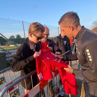 VitusEmil's profile picture. Ung knægt/ young kiddo 🇩🇰
YNWA ❤