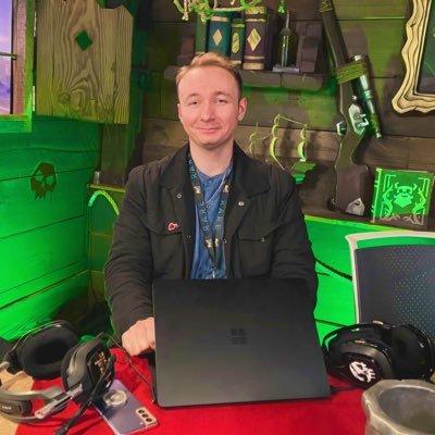 Social Media Coordinator at @RareLtd 🏴‍☠️Working on Sea of Thieves 🦉Owl Enthusiast 🎼 Musician 🍌Incorrect Opinions My Own 💙 He/Him They/Them
