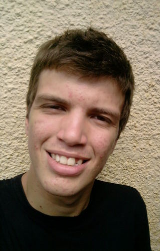 eu sou um cara que odeia falsidade principalmente de amigos.