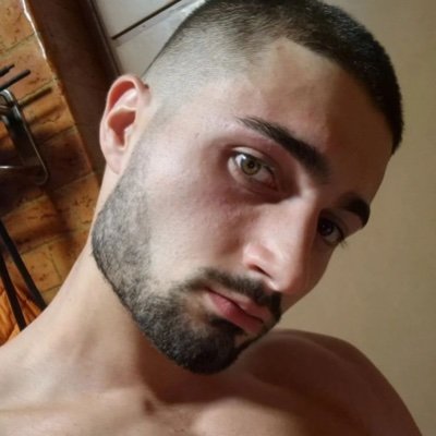 Hairy, tall, and strong man with a passion for men's bodies 😏 Too spicy for my close friends so don´t tell them👇🏼