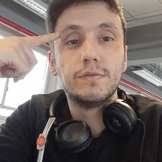 Periodista. Producción audiovisual en Clarín.
Redactor @mundodeportivo