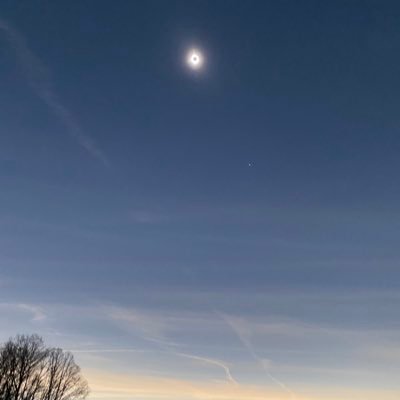 DrewSquire's profile picture. 🤷🏻‍♂️