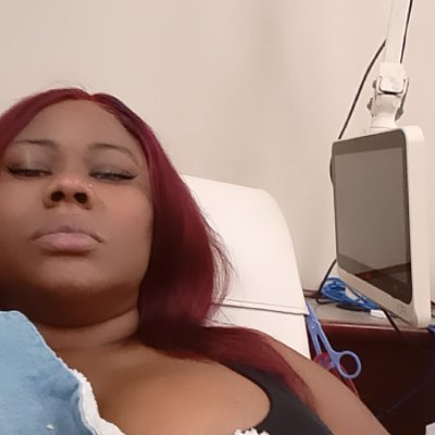 simplyBri904's profile picture. trying to make it through these rough waters of LIFE.