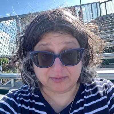 ellethkay's profile picture. Blue dot in a blue city in a red state.