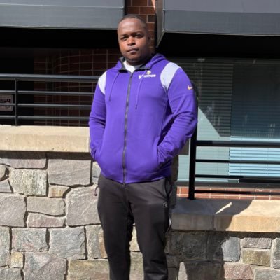 College Football Fanatic🏈 Music 🎵 #MinnesotaVikings. #SKOL  Sports Gambler🗣️🎲🎲Follow @Iamwavyearz On IG Check Out Interviews In Bio #RIPBino RU ALUM