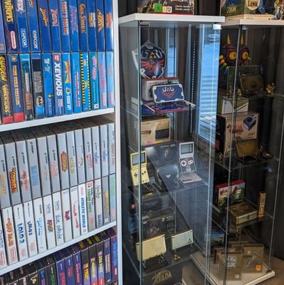 80-talist som samlar på tv-spel! Uppvuxen med NES! ❤️ Legend of Zelda ❤️ Stor kärlek till Nintendo 64! ❤️