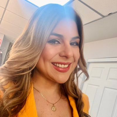 Venezolana en USA 🇻🇪🇺🇸periodista,locutora, speaker. creadora de Taller “Cómo hablar en público y no morir en el intento” @ambar_rincontv