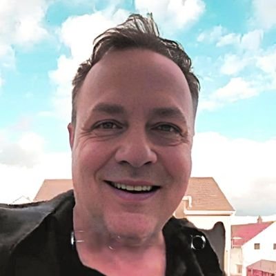 Journo at @HeraldScotland (& Sunday) with bohemian take on news. Reporter of the Year at 2025 Scottish Press Awards. Tips to martin.williams@theherald.co.uk