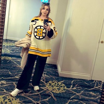 Solicitor Advocate (Civil) - I tweet a lot about the Boston Bruins and Mambo 🐾🐺. Lover of food, makeup and travel.