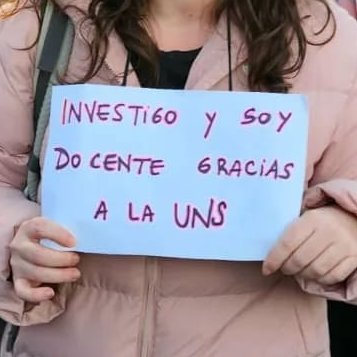 Feminista e historiadora. Becaria doctoral en CONICET. Investigo sobre explotación sexual en Bahía Blanca. Polenta, vino y educación pública.