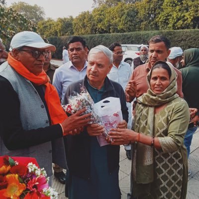 Santosh60772201's profile picture. 
