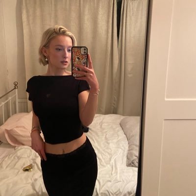 lauriepersonal's profile picture. 