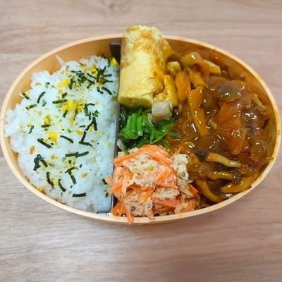 愛媛🍊松山♀
おうちごはん/独身一人暮らし
パスタ屋さんで働いています🍝
猫3匹と暮らしてます。
食べることが好きです。
料理は勉強中で決して得意ではないけど、自炊が好きです。もっと彩り豊かな食卓にしたいので、皆さんのおうちごはん参考にさせて下さい☆