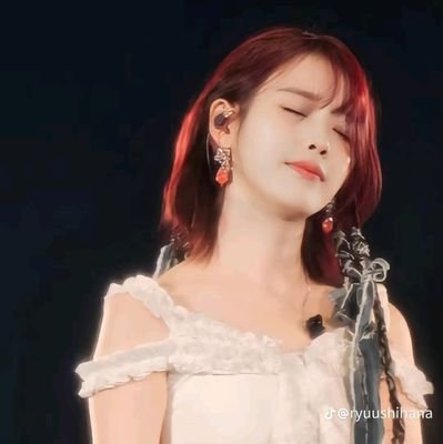 IU 💜