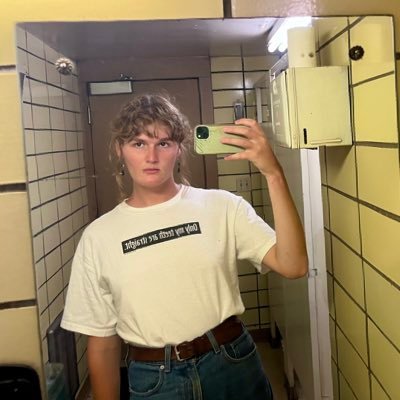 evveline_g's profile picture. talk to the hand / bloomington / @r_eve_lation