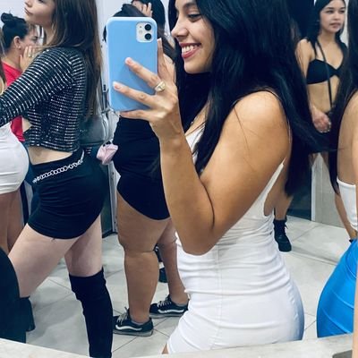 viviendo mi vida sin importarme lo que me digan los demás 🤪
ig:almaaneerea