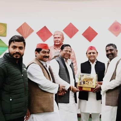 प्रदेश सचिव समाजवादी पार्टी
EX Personal Executive Of Former State Minister And State Secretary Samajwadi Party Uttar Pradesh India