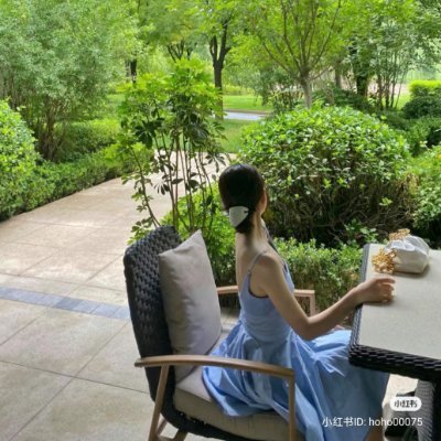 Fashionista with a passion for exploration✨| Yoga lover seeking inner peace🧘♀️| Literary wanderer lost in books 📚 | Music junkie setting trends with rhythm🎵
