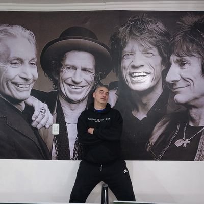 ⚽️✒📻Periodista de aquellos buenos viejos tiempos.
🚂 30 años de Ferroviario.
🥁🎸🎤 Sigue tu instinto.