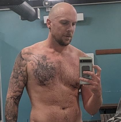 🇦🇺🇫🇮.
Just a regular Brisy guy.
Naturist.
Dad bod.
Body positive.
Unapologetically me.
Married to @dallasj86🧍💕🧎